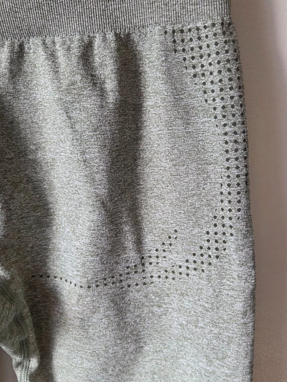 EUC LIKE NEW BUTT LIFTING LEGGINGS WORKOUT SIZE L